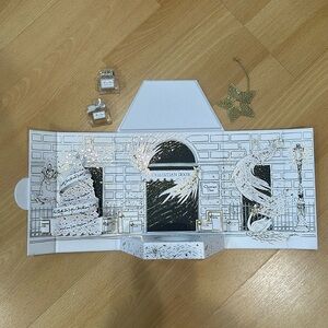 Dior Le petit Theatre Montaigne from Holiday collection